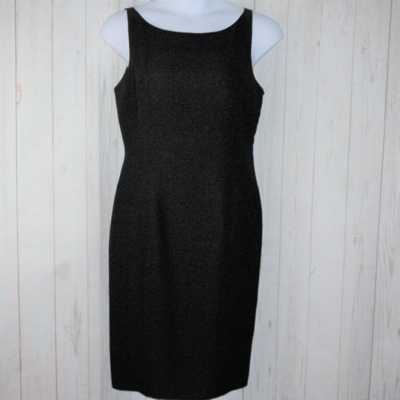 Maggy London Dresses & Skirts - Maggy London Black Fitted Sleeveless Dress #109